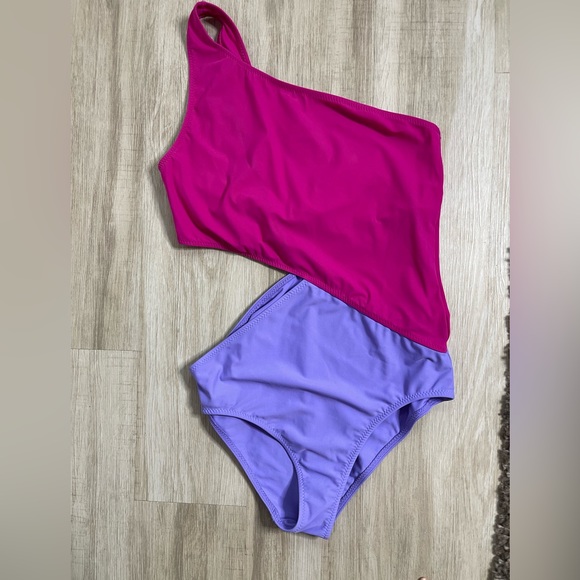 Araks Elmar One Piece Side Cut Out Swimsuit size Large - Picture 4 of 4